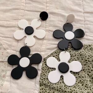 Black & White Hippie Retro Flower Dangle Earrings